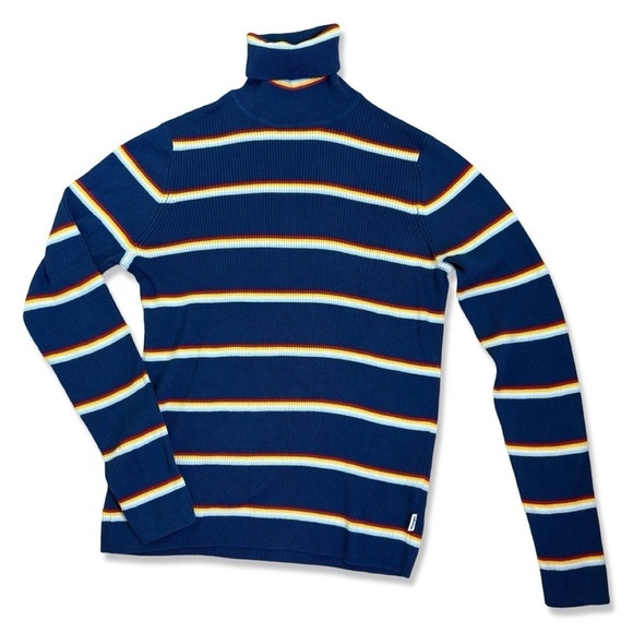 ⭐️WRANGLER Striped Ribbed Turtleneck Top - Picture 2 of 5